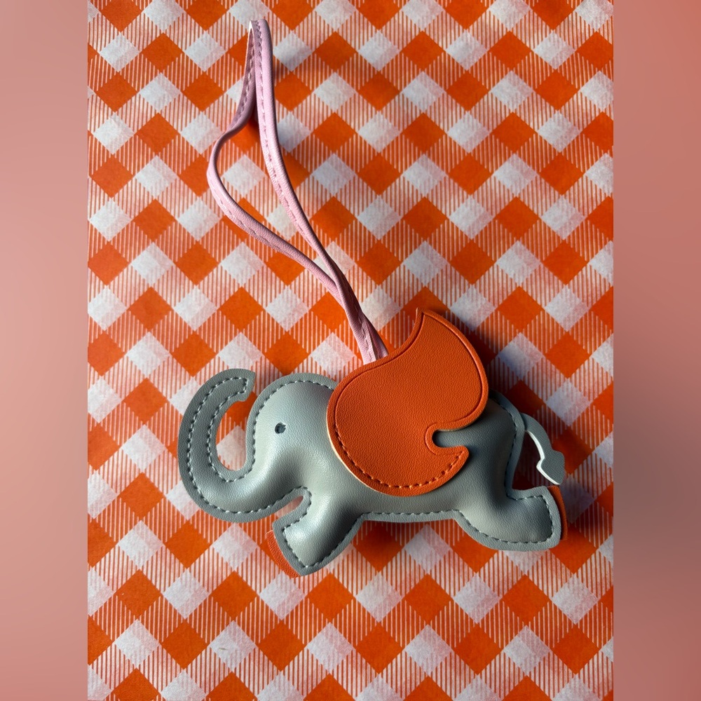 🐘🔶🐘 ELEPHANT BAG CHARM 🐘🔶🐘 NWOT 🐘🔶🐘